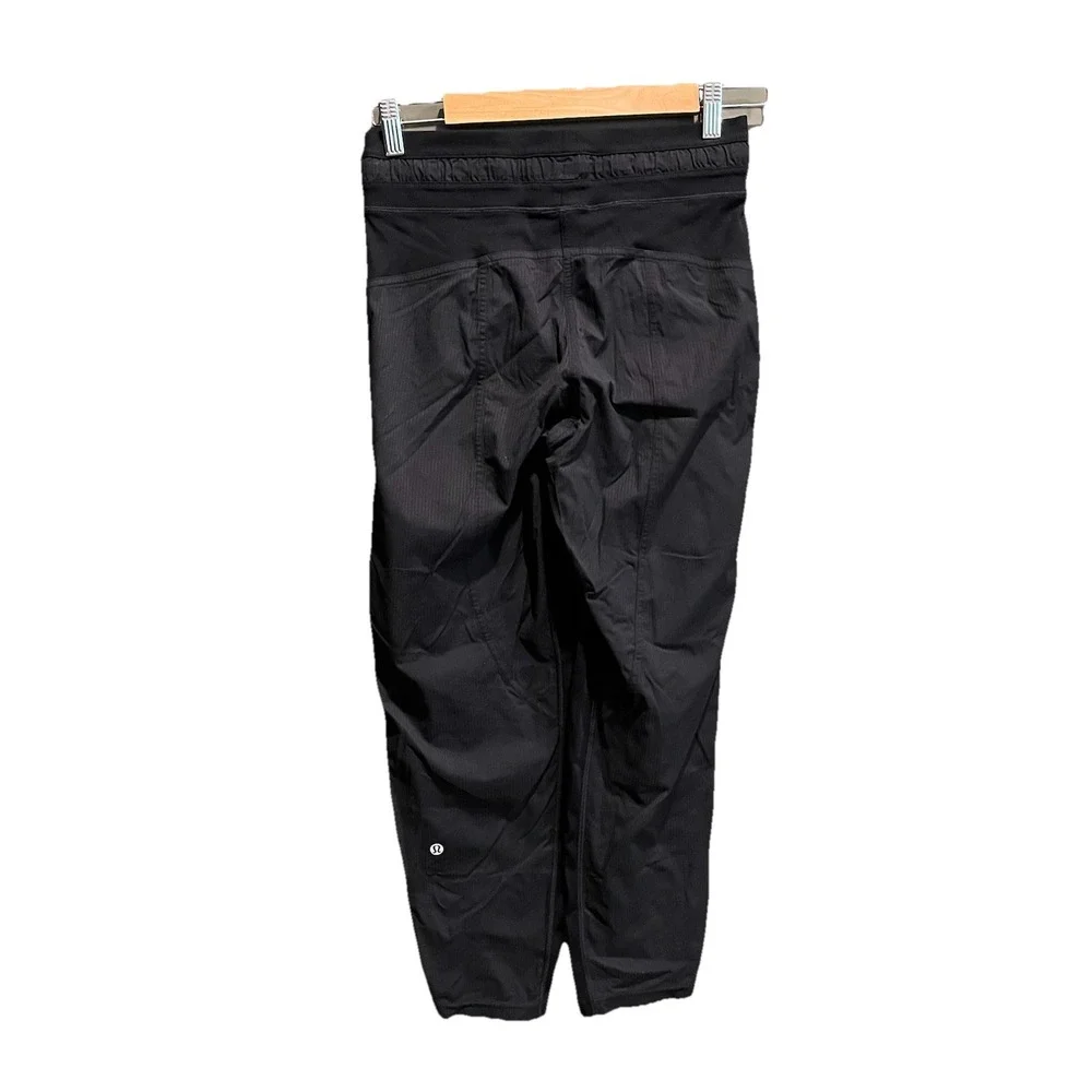 Lululemon Black Dance Studio Mid-Rise Crop‎ 25